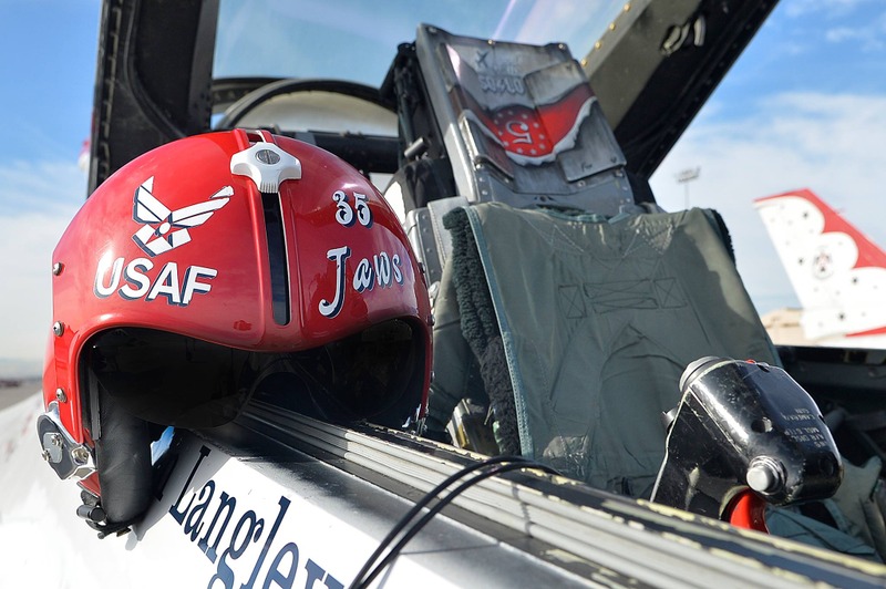 Illustration for article titled Thunderbirds Are Go! Check Out These Sweet Shots Of The Team Readying For The '16 Season